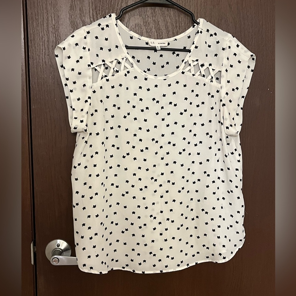 Short sleeve cat print polka dot blouse